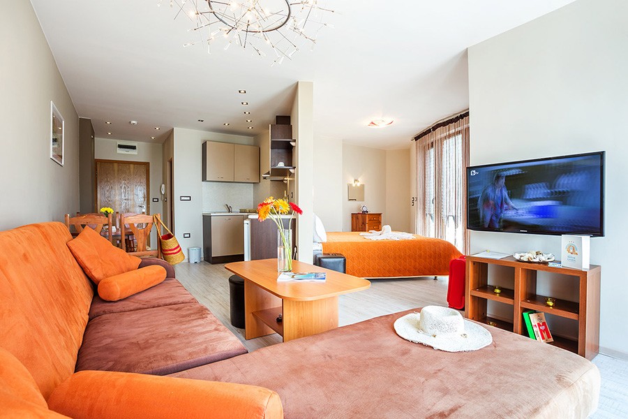 Studio with a sea view and a spacious balcony